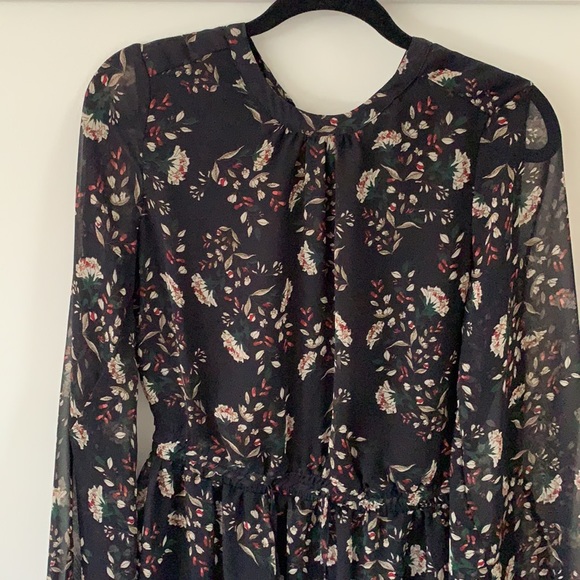 Heartloom Floral Dress - Picture 2 of 6